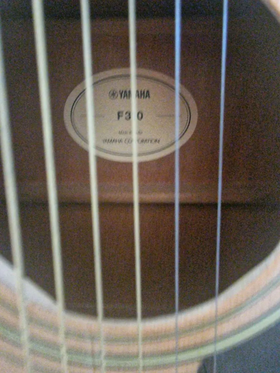 Yamaha F310 Guitar Pack - Image 3