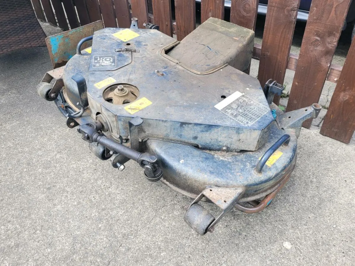 Iseki sxg19 sxg 22 lawnmower deck - Image 1