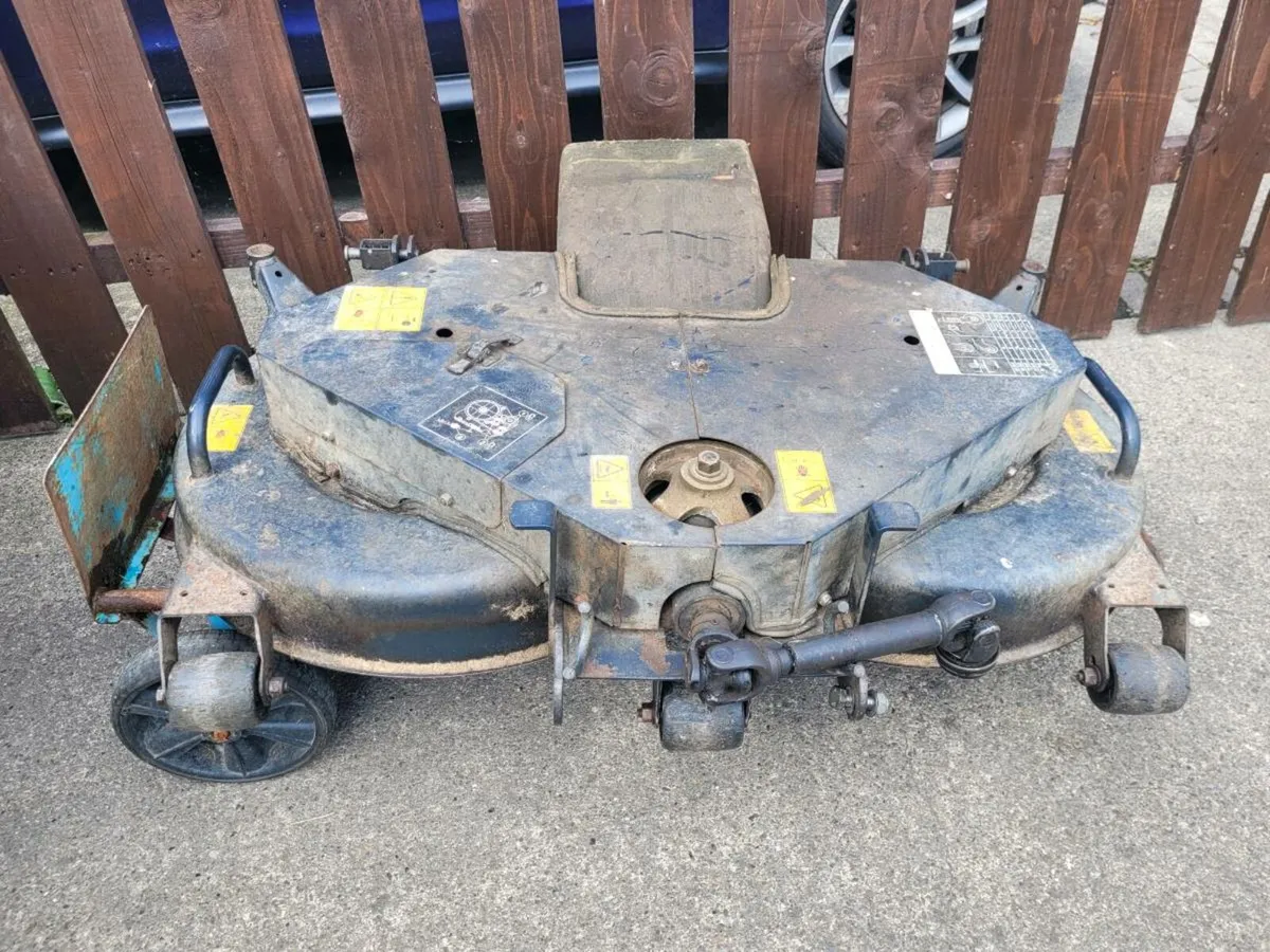 Iseki sxg19 sxg 22 lawnmower deck - Image 2