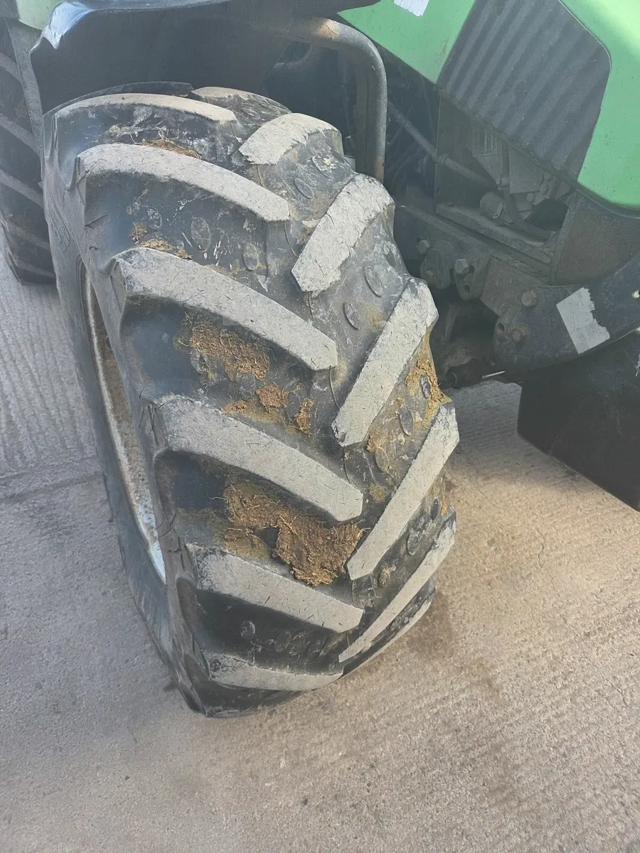 Pair of front tractor tyres - Image 2
