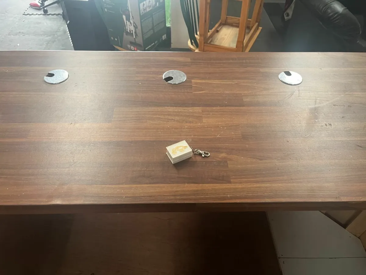 Shop counter, display case & other fittings - Image 3