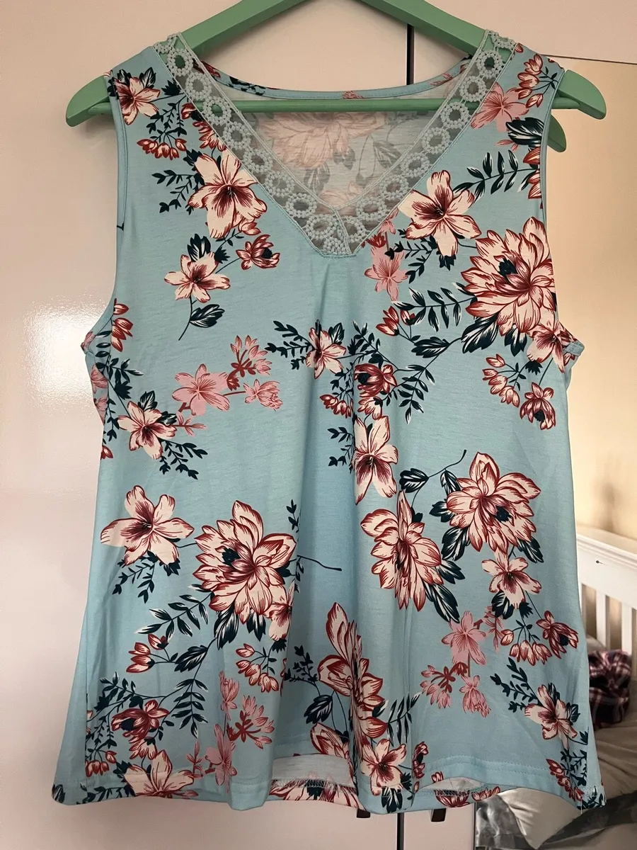 Woman’s clothes - Image 3