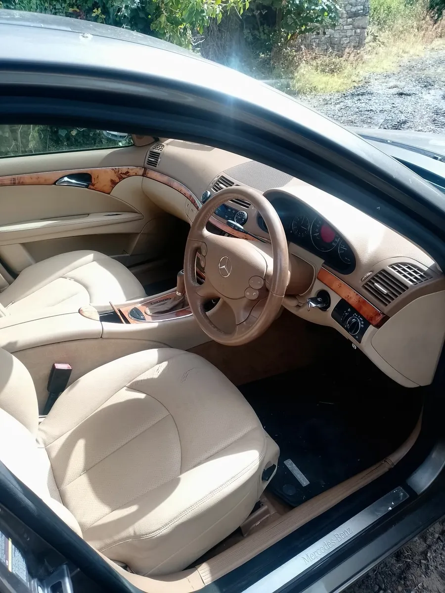 Mercedes Benz E class - Image 3