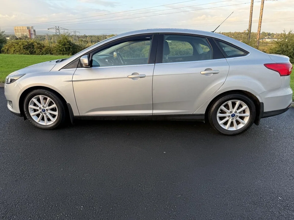 2016 Ford Focus 1.5 (120ps) Zetec Model - Image 4