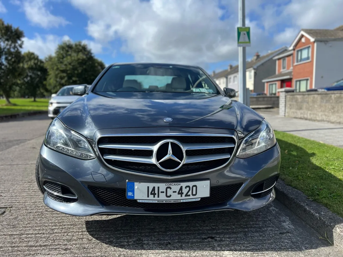 Mercedes Benz E 220 AVANTGARDE - Image 1