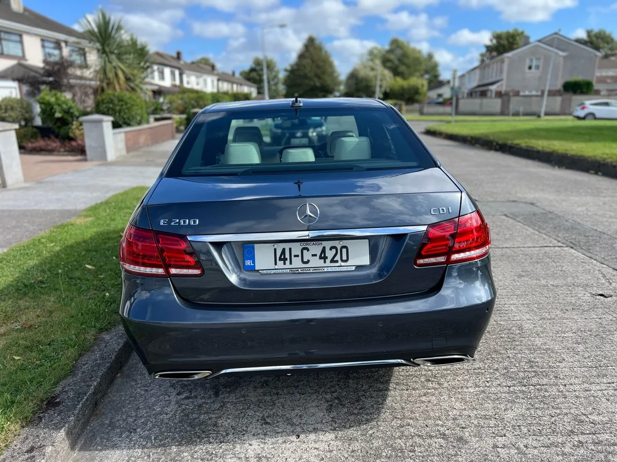 Mercedes Benz E 220 AVANTGARDE - Image 3