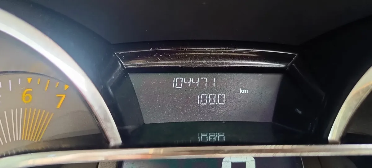Renault Clio 2015 - Image 2