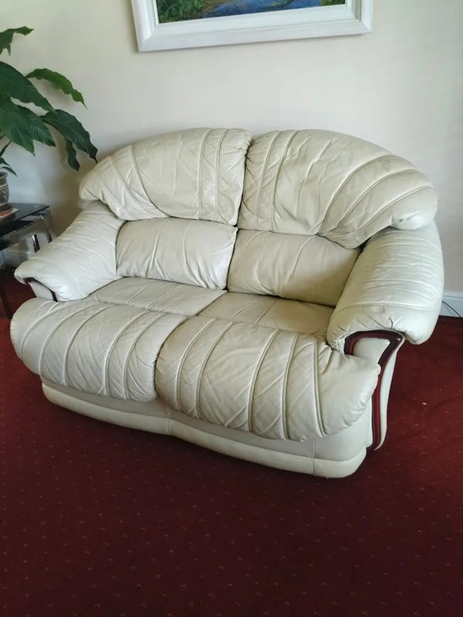Living room suite - Image 1