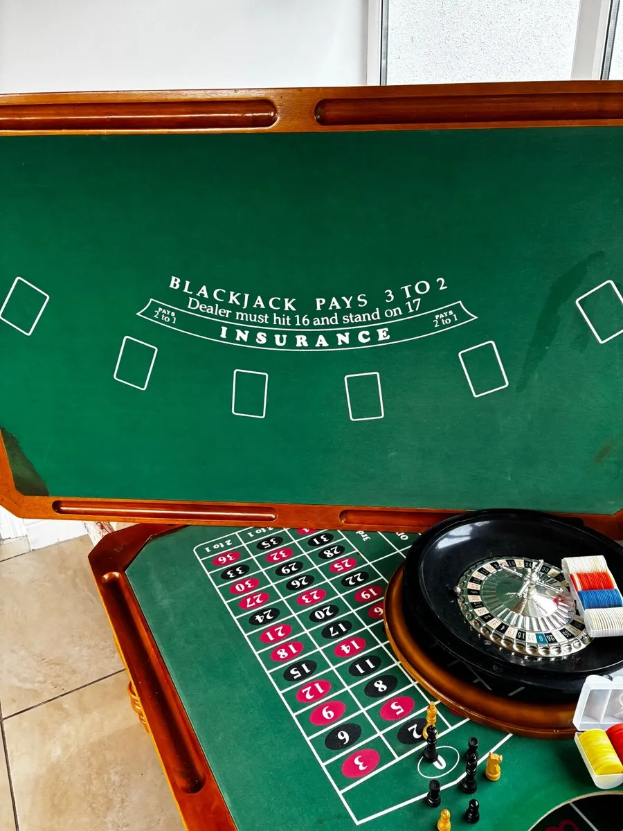Games coffee table - Image 2