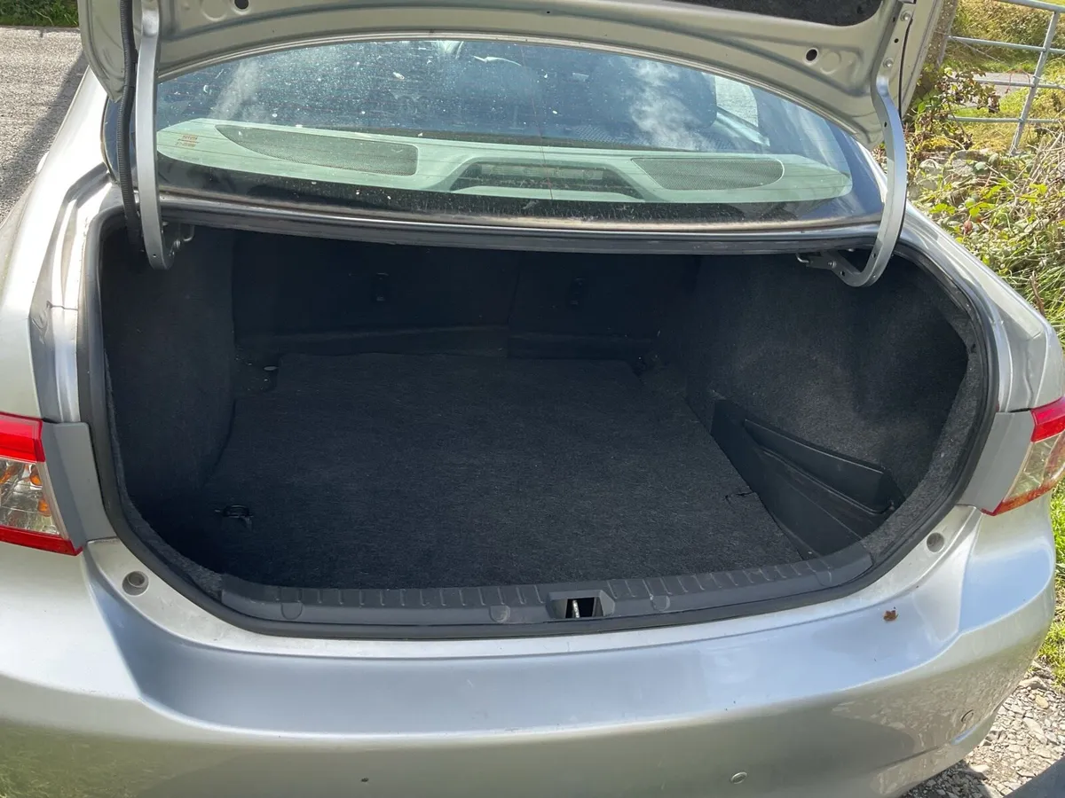 2012 Toyota Corolla 1.4 diesel - Image 4