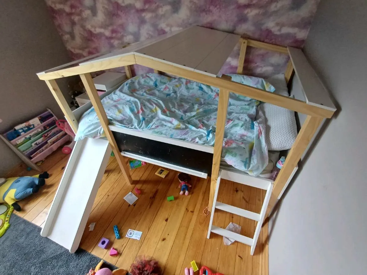 Bed - Image 1