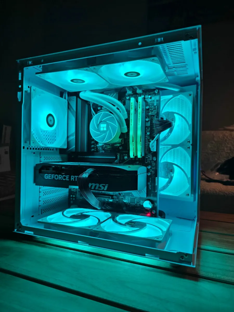 Rtx 5070 Ryzen 5 9600x  custom gaming pc - Image 1