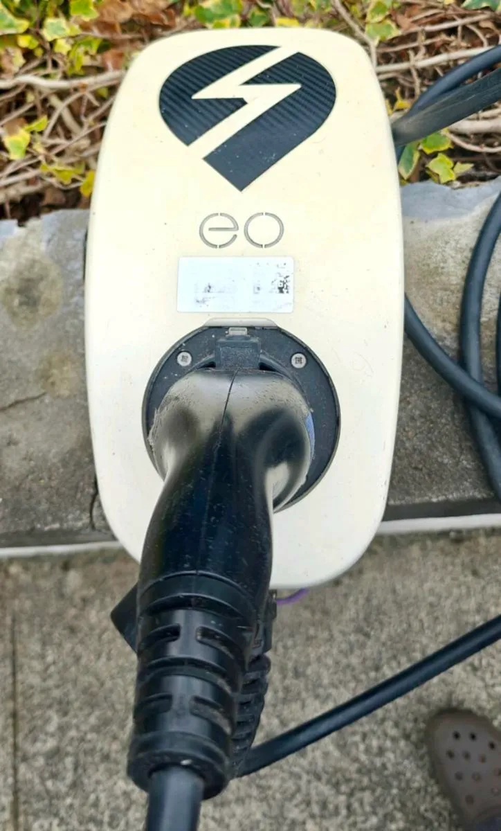 EO tethered EV charger - Image 1