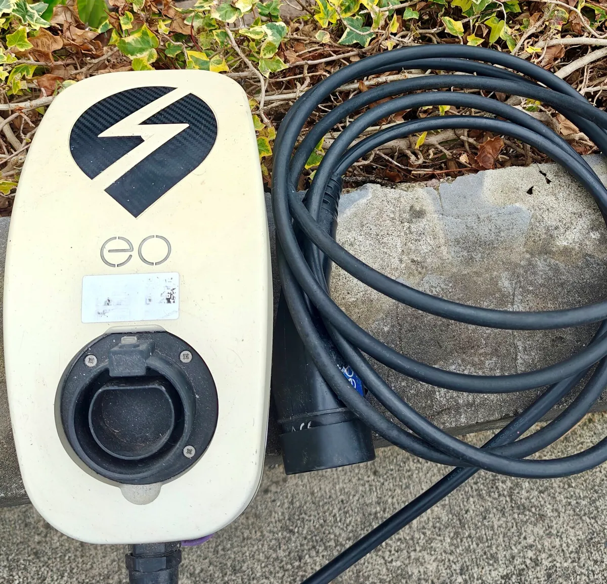 EO tethered EV charger - Image 2