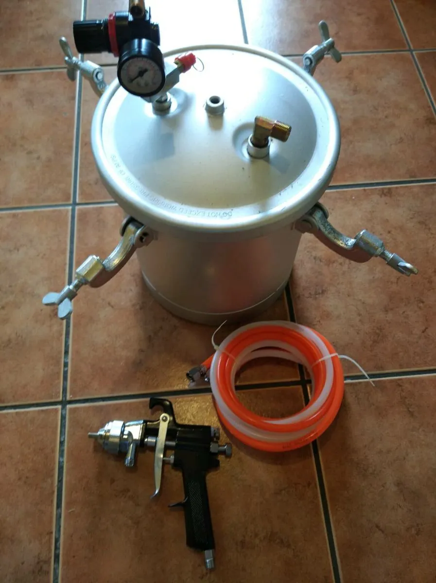 8L Tank Commercial,Spray Gun - Image 1