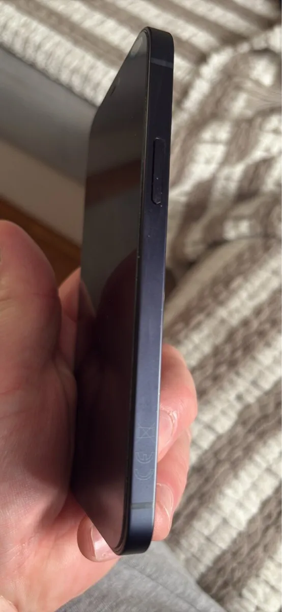 iPhone - Image 3