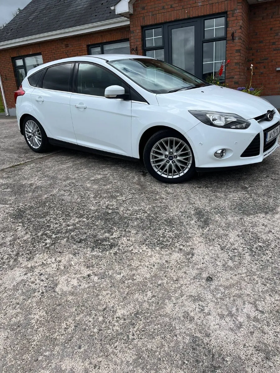 Ford Focus 2014 - Image 2