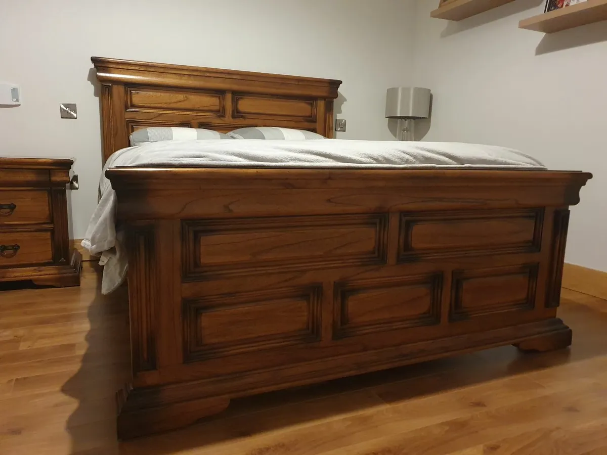 Mahogany bedroom suite - Image 1