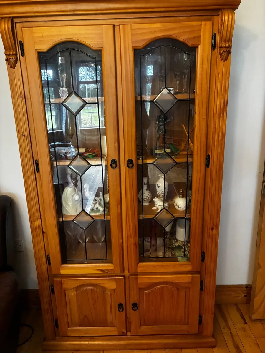 Display cabinets - Image 2