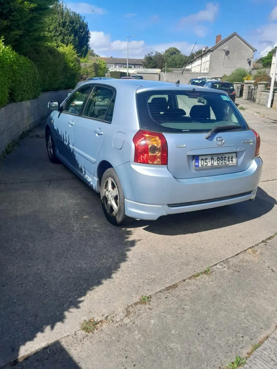 Toyota corolla - Image 2