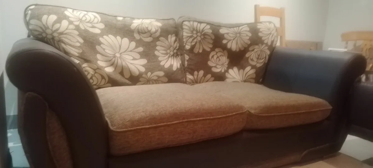 sofa - Image 1