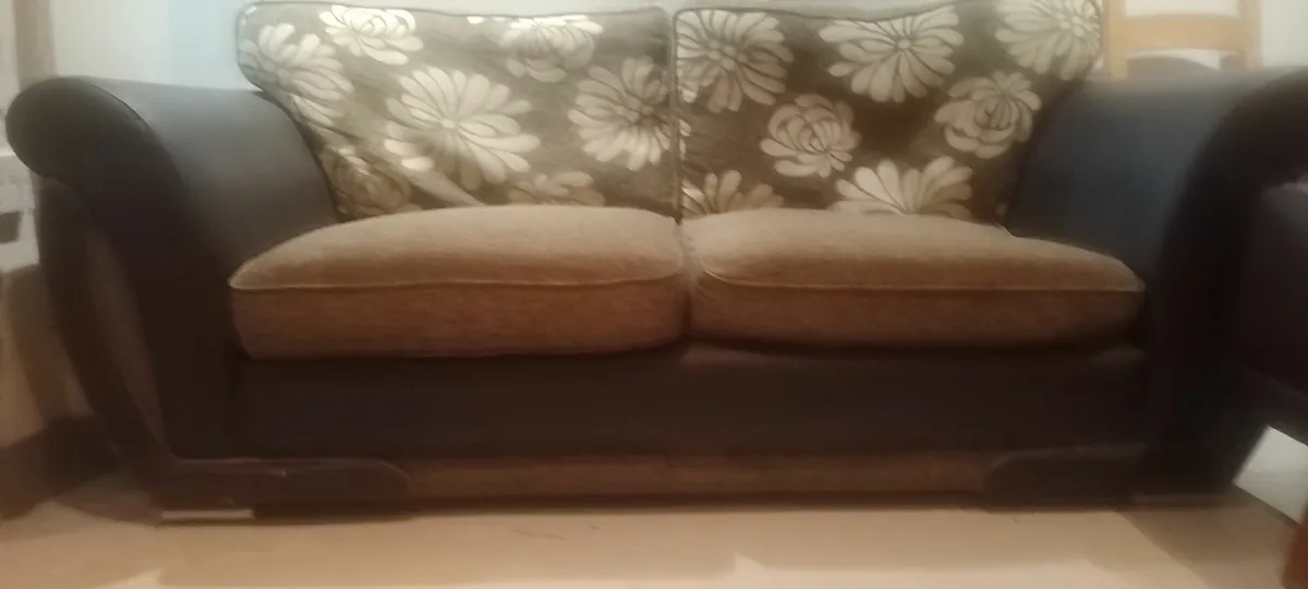 sofa - Image 2