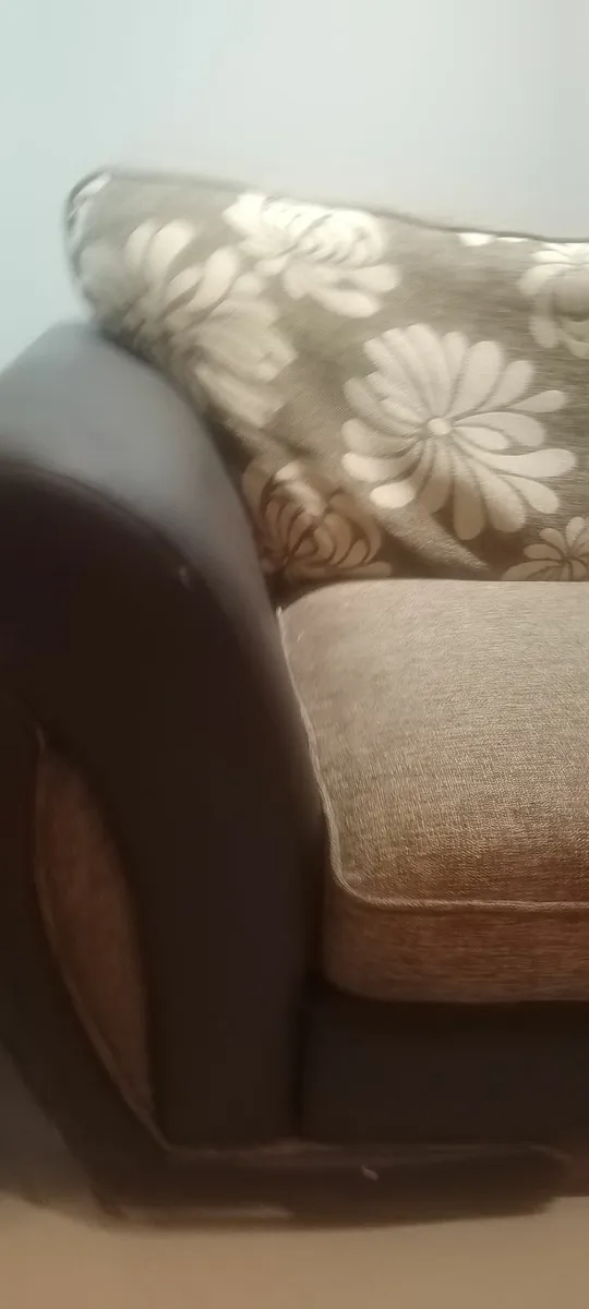 sofa - Image 4