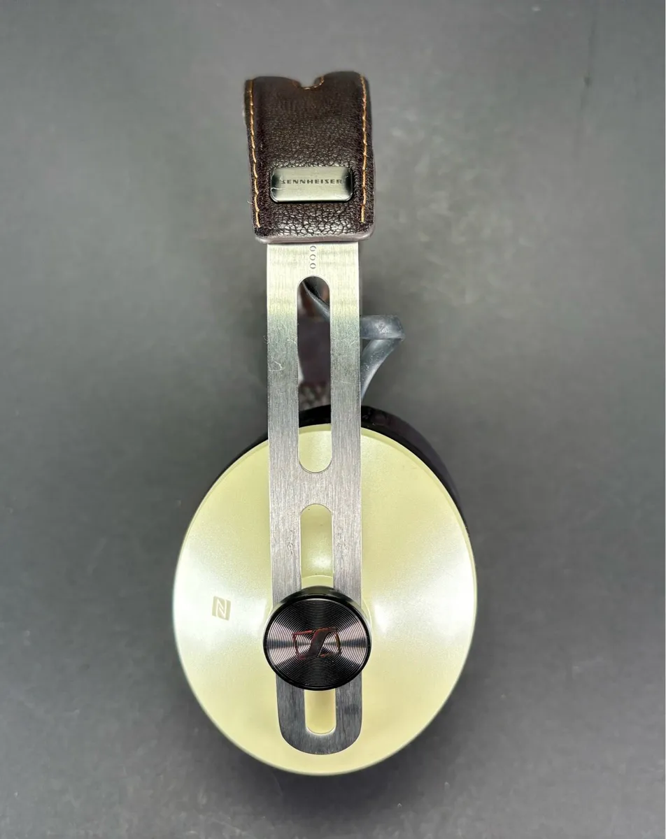 SENNHEISER MOMENTUM 2.0 Headphone Headset- wireles - Image 2
