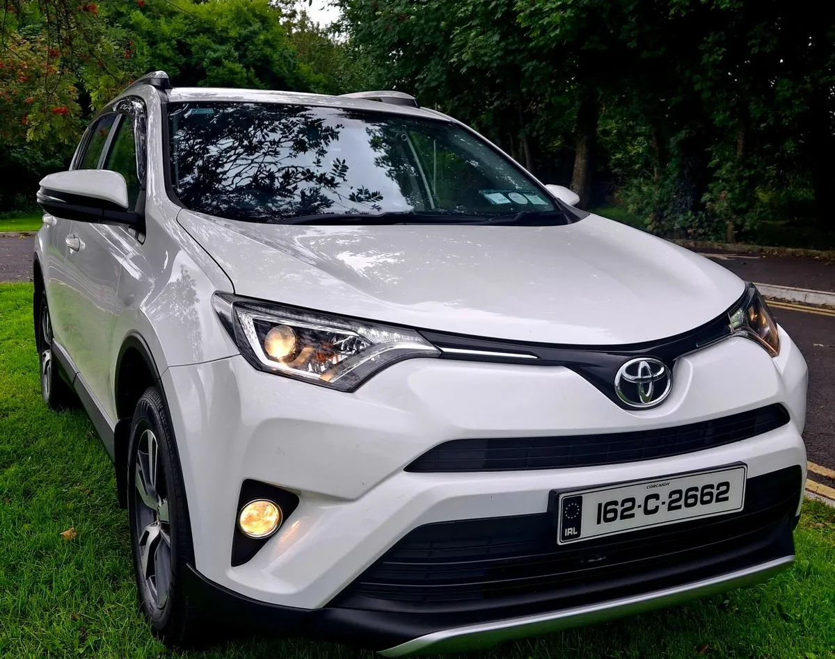 TOYOTA  RAV4  SUV 2.0 D4D - Image 1