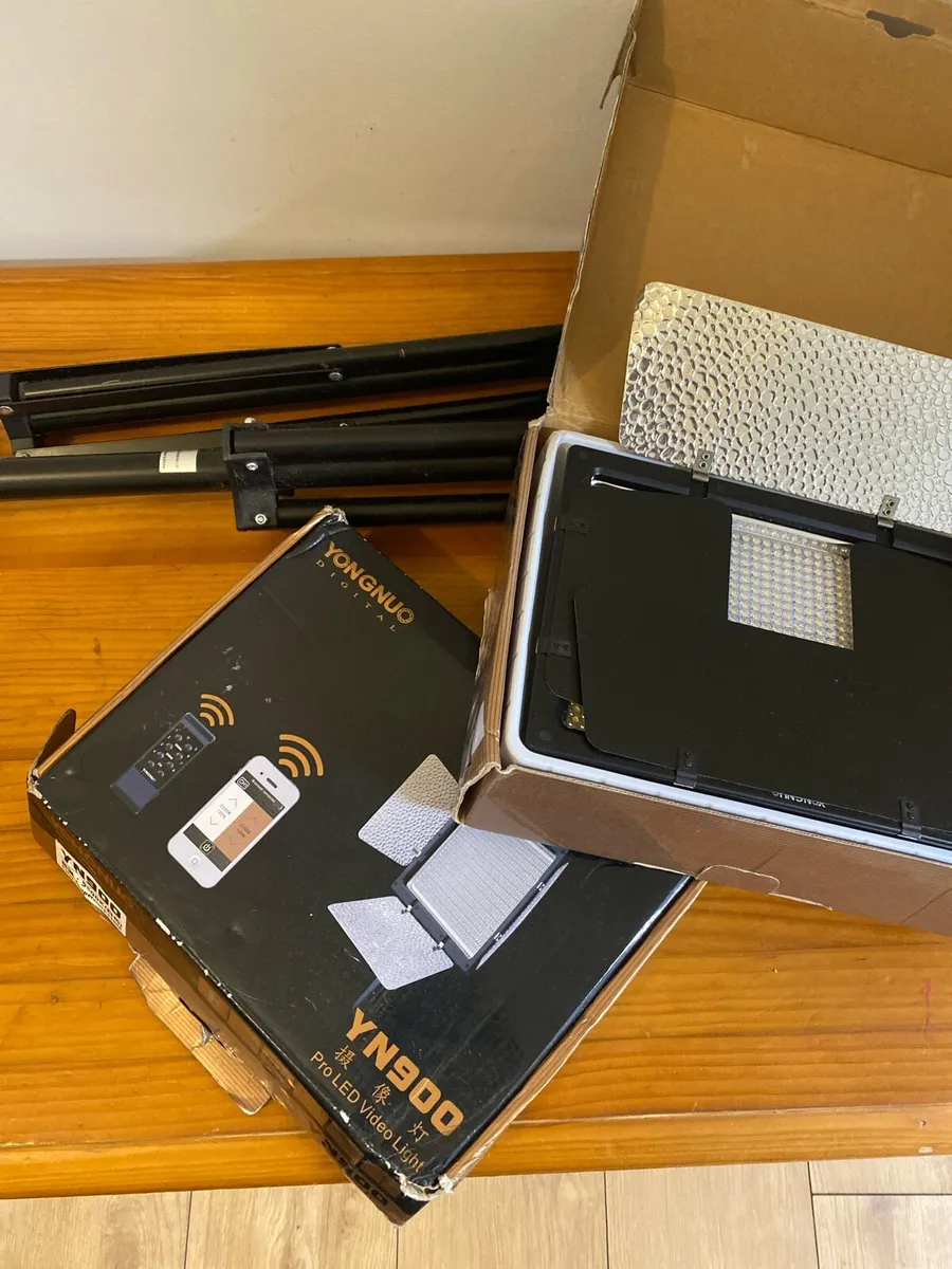 Yongnuo Digital Led Lights