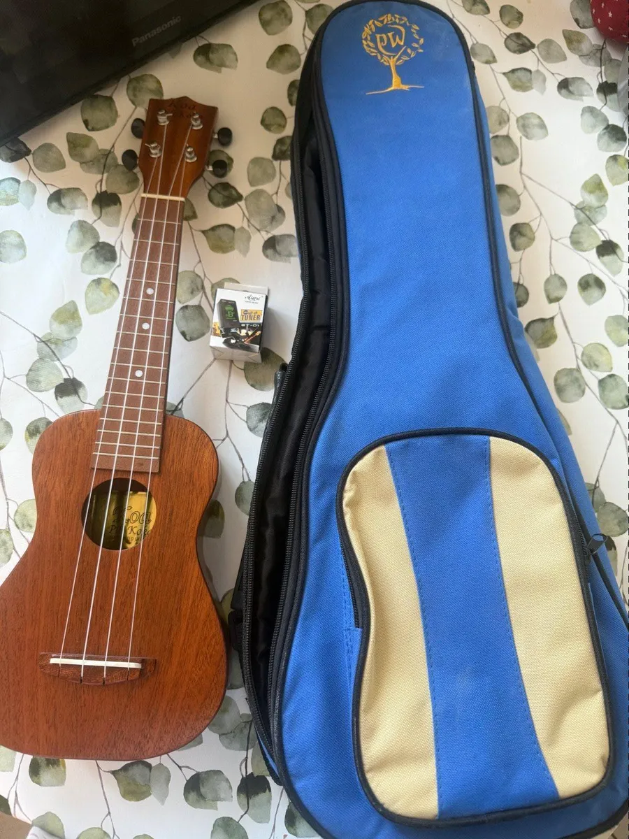 Ukulele - Image 1