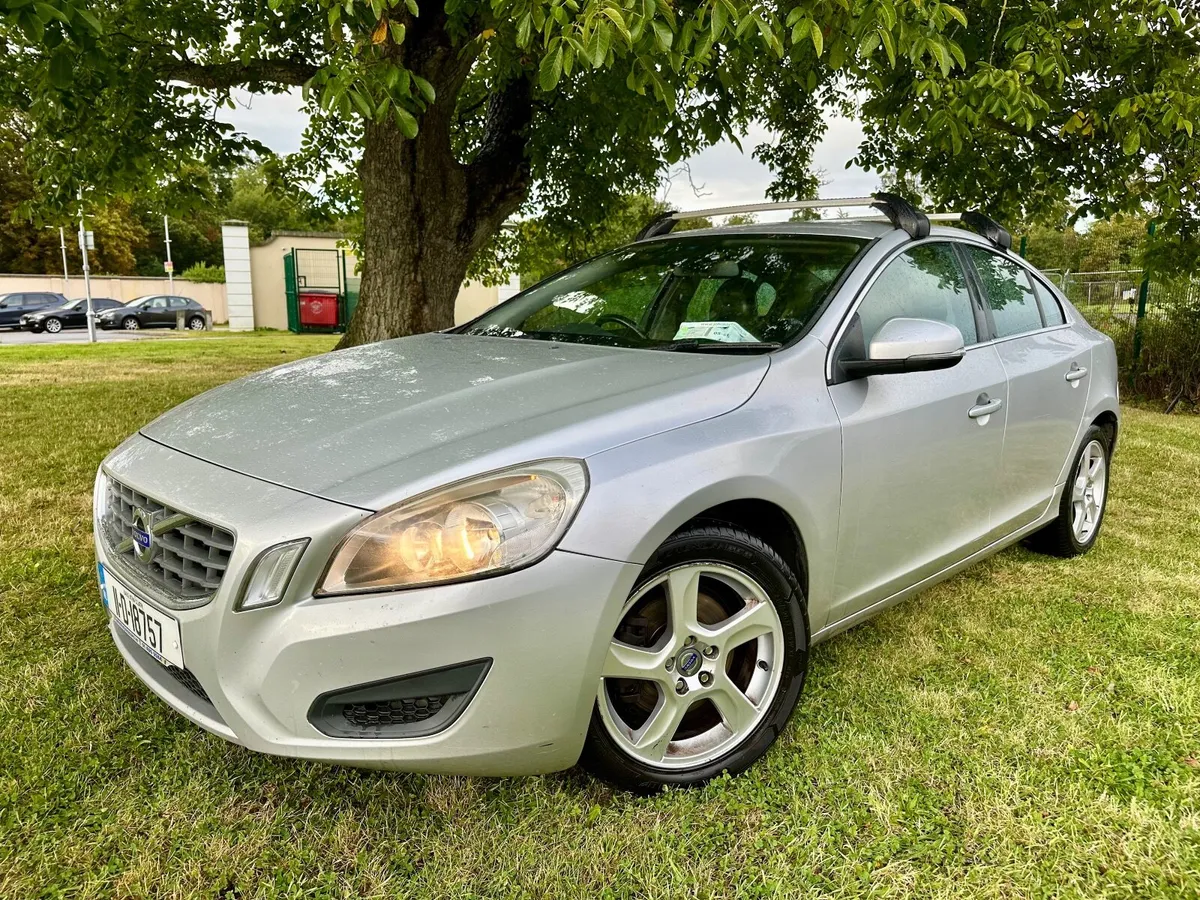 Volvo S60 2011 - Image 2