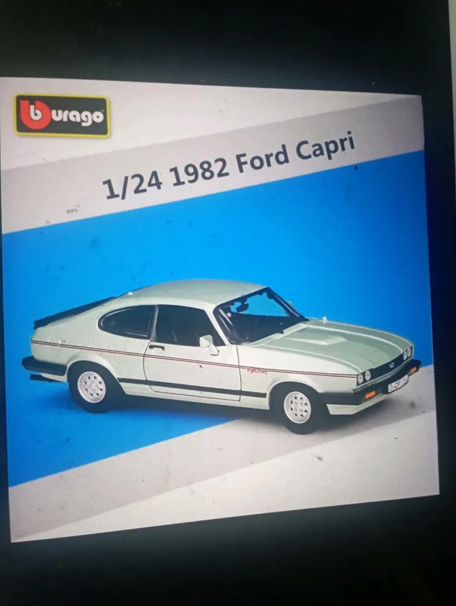 BbURAGO LARGE  1982 FORD CARPI DIE-CAST MODEL CAR - Image 4