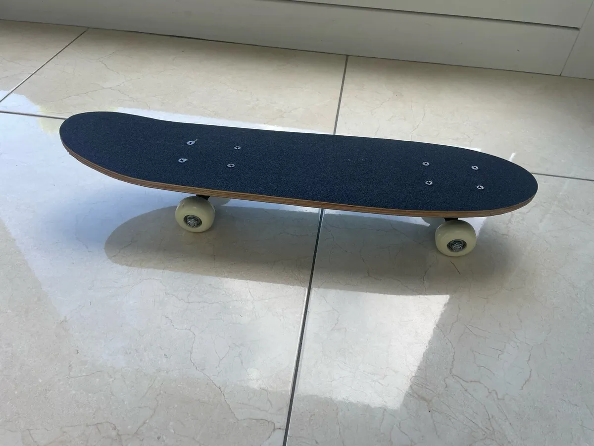 Skateboard - Image 1