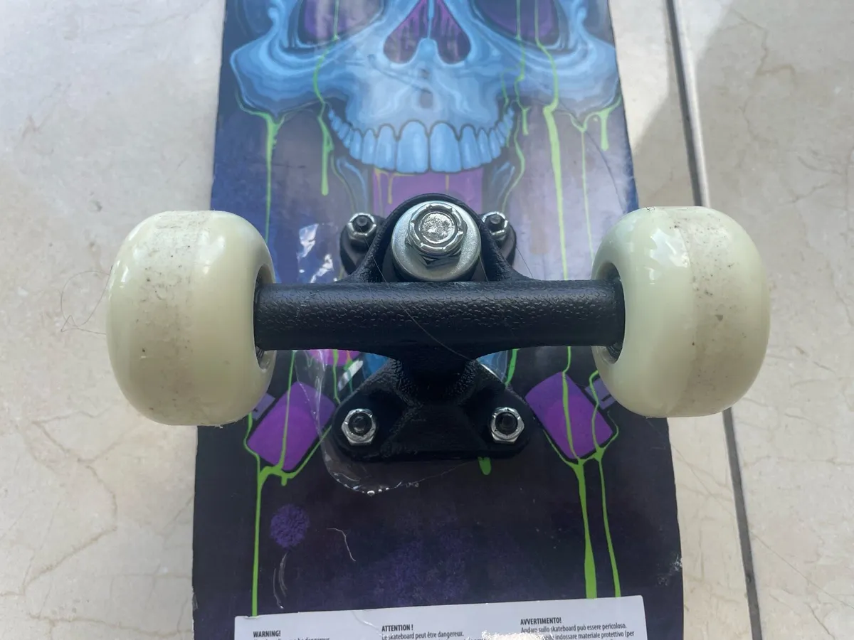 Skateboard - Image 4