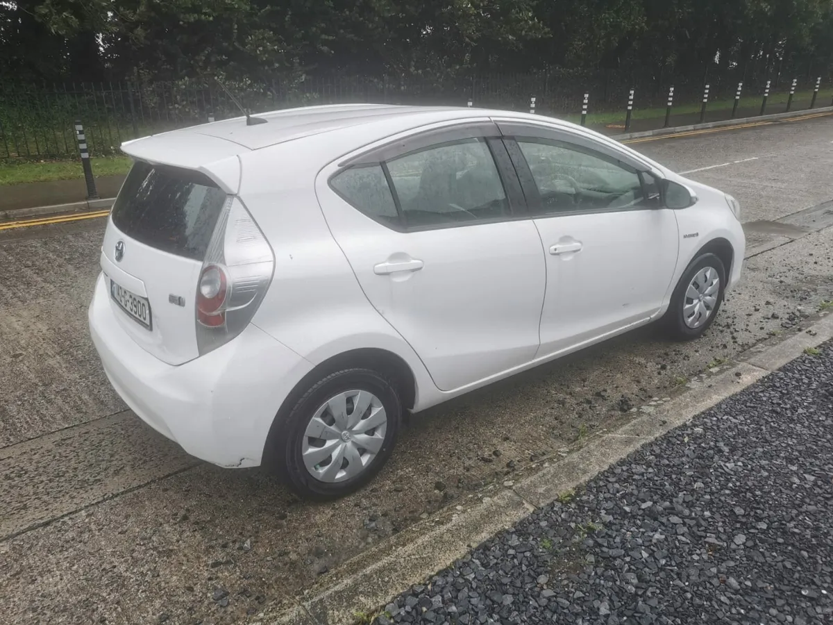 2014 Toyota Aqua - Image 3