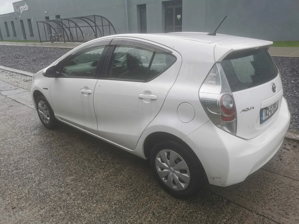 2014 Toyota Aqua - Image 4