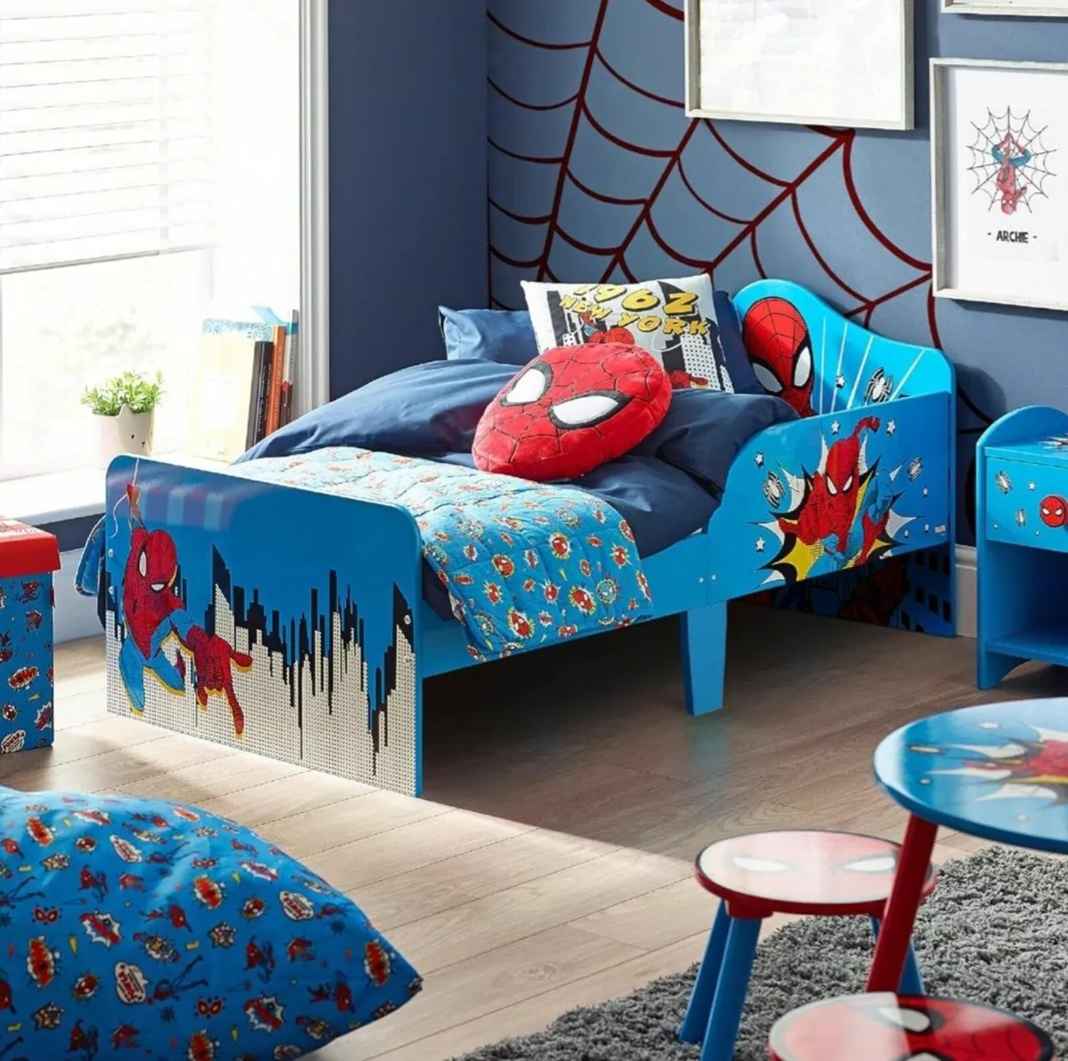 Spiderman bed with mattress and bedside table - Image 1