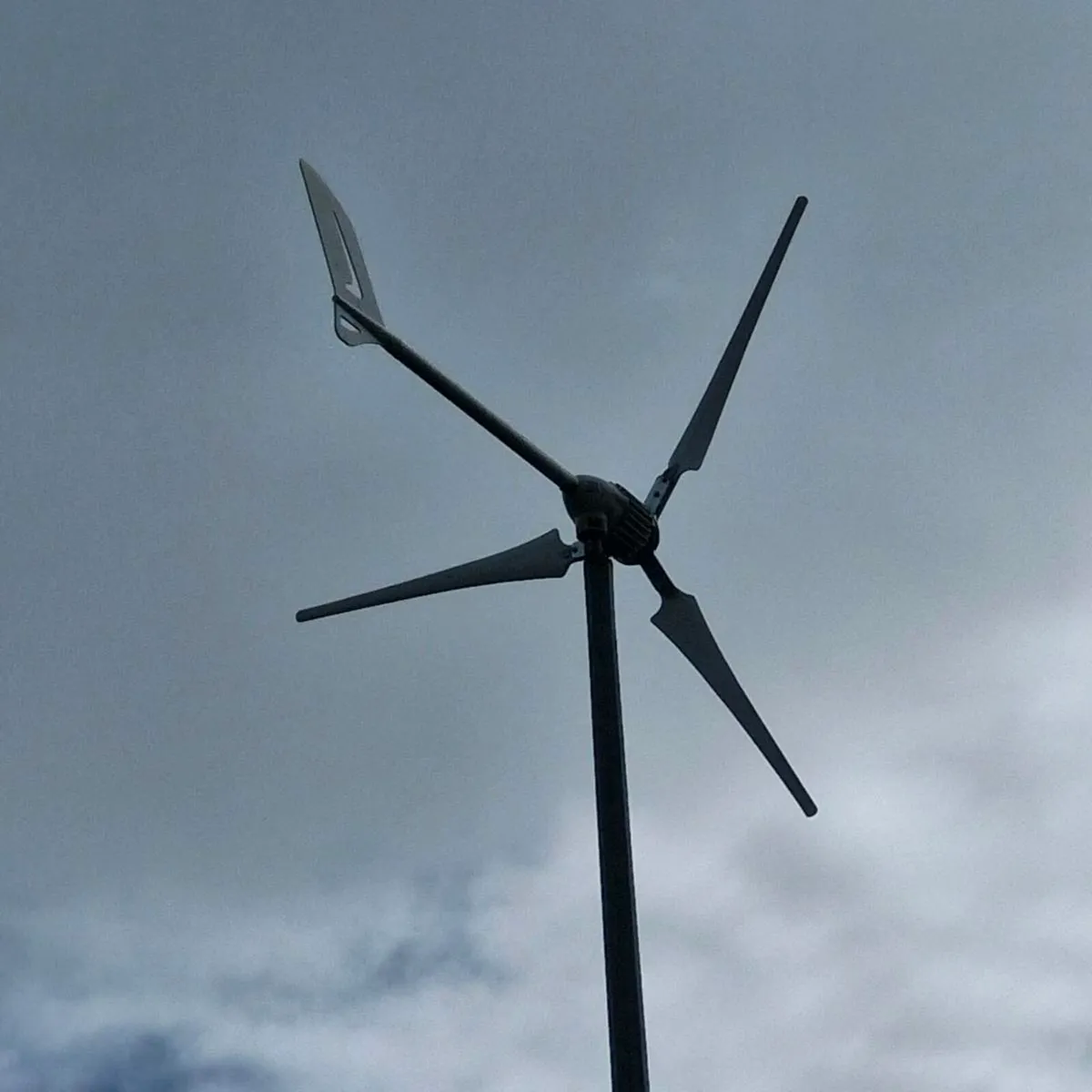 Ista breeze I-2000 Wind turbine 2KW 48V - Image 1
