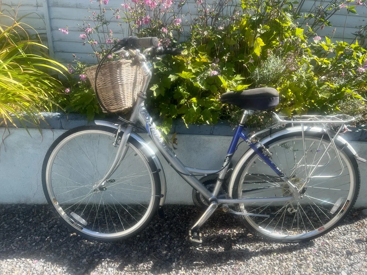 Ladies bicycle - Image 2