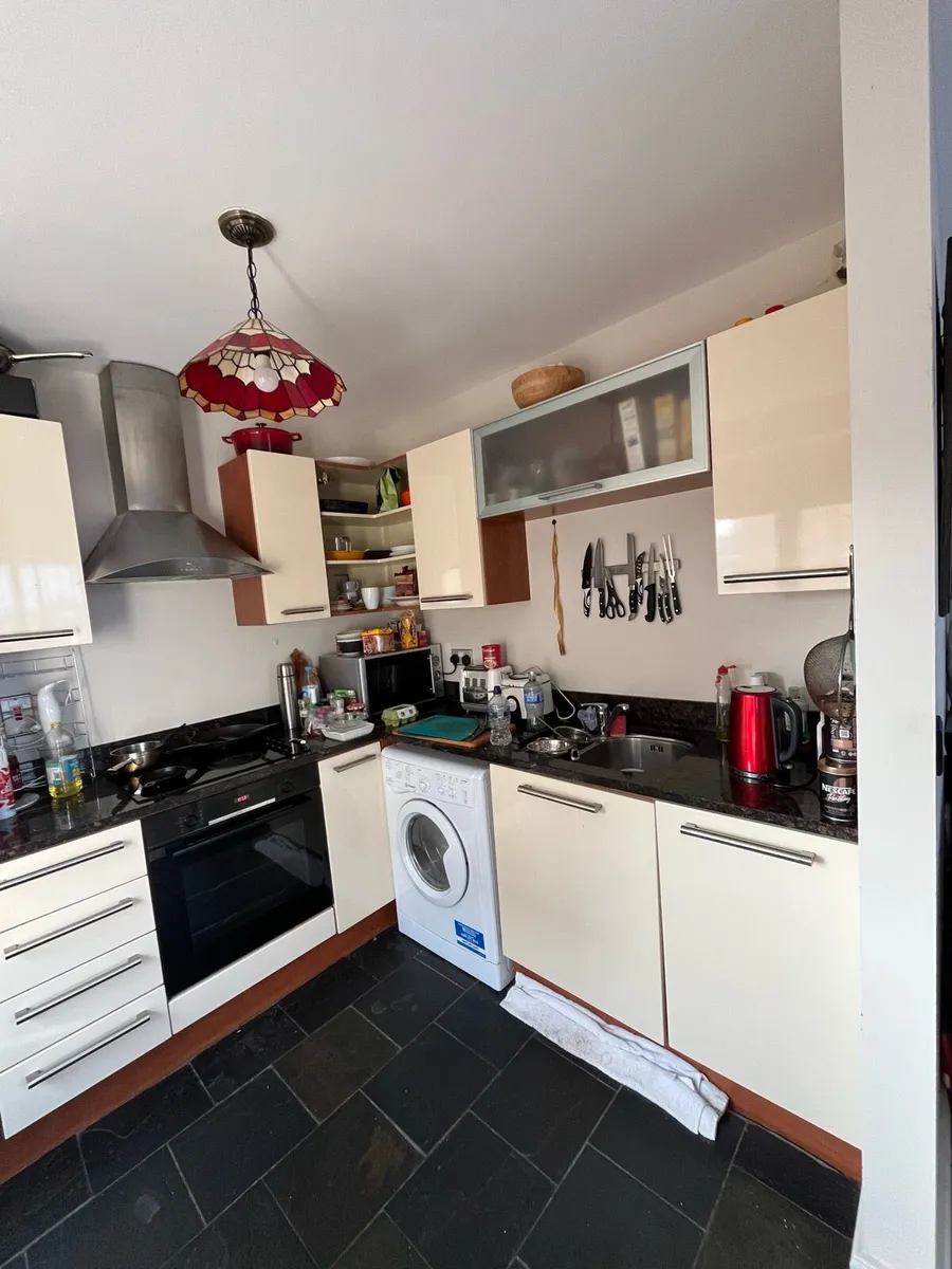 Kitchen with Granite - Image 2