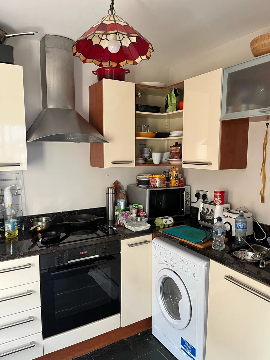 Kitchen with Granite - Image 3