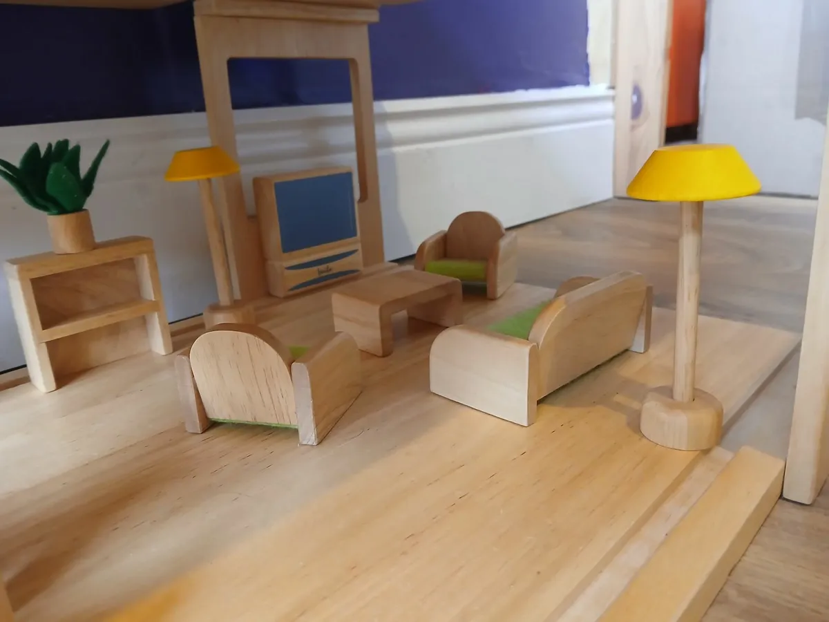 Wooden dollhouse - Image 4