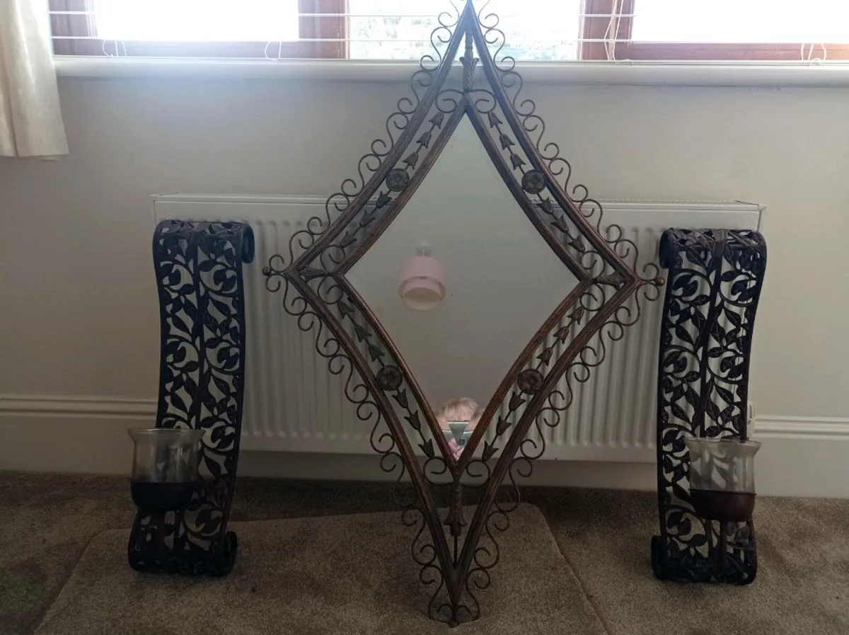 Mirror and two candlestick holders - Image 1