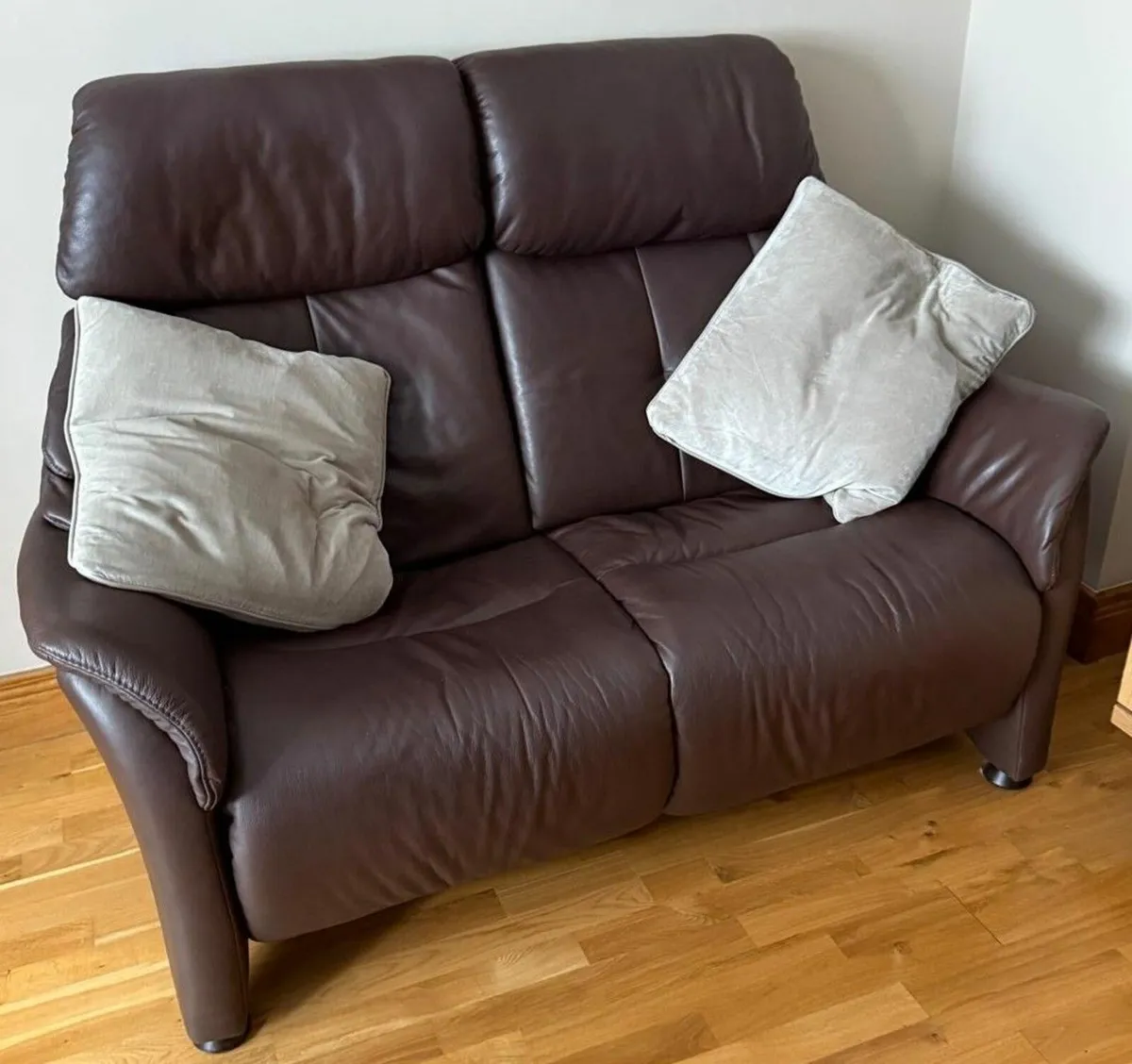 Himolla – 2-Seater Chocolate Brown Couch - Image 1