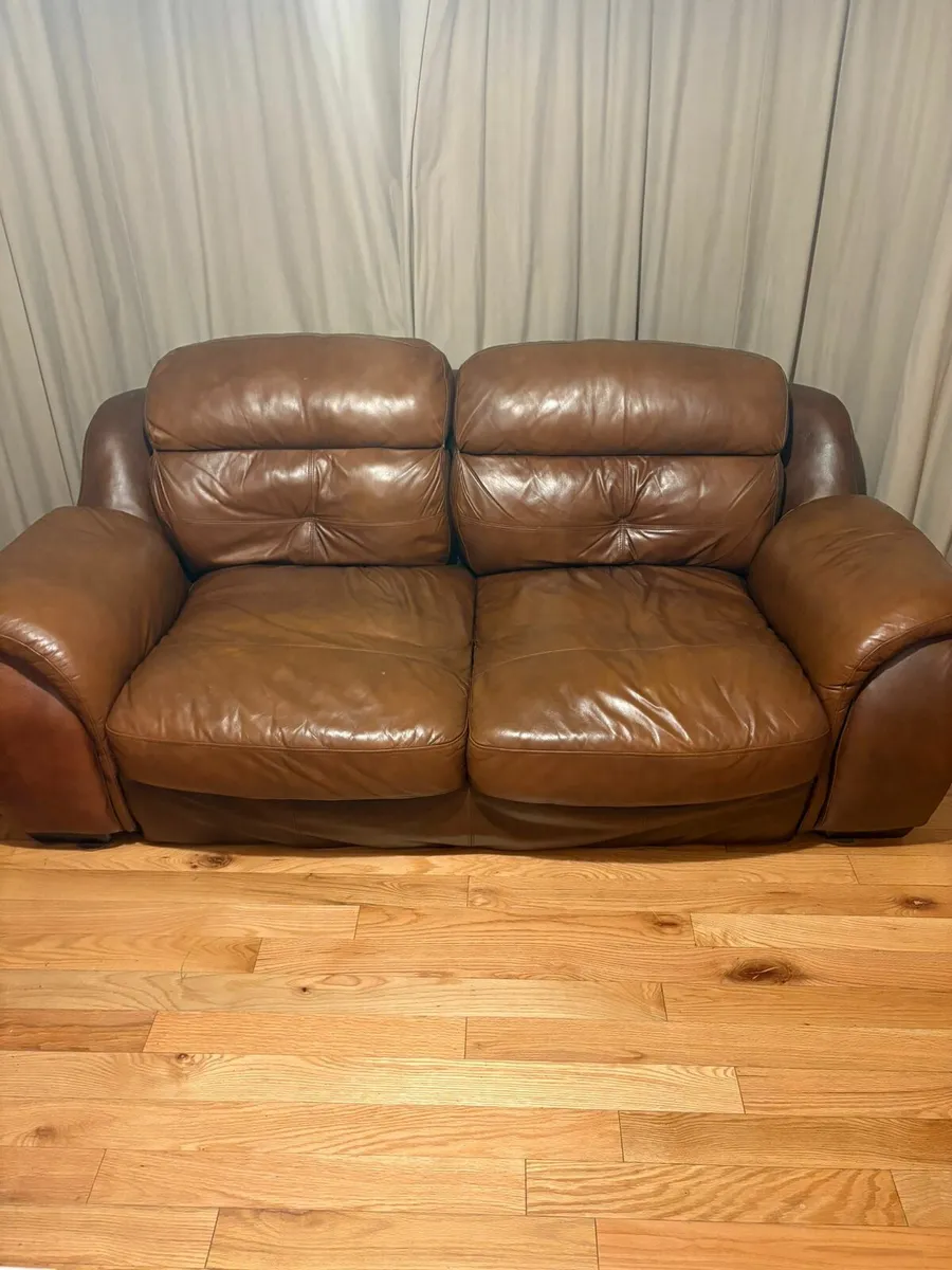 2 x leather couches - Image 1