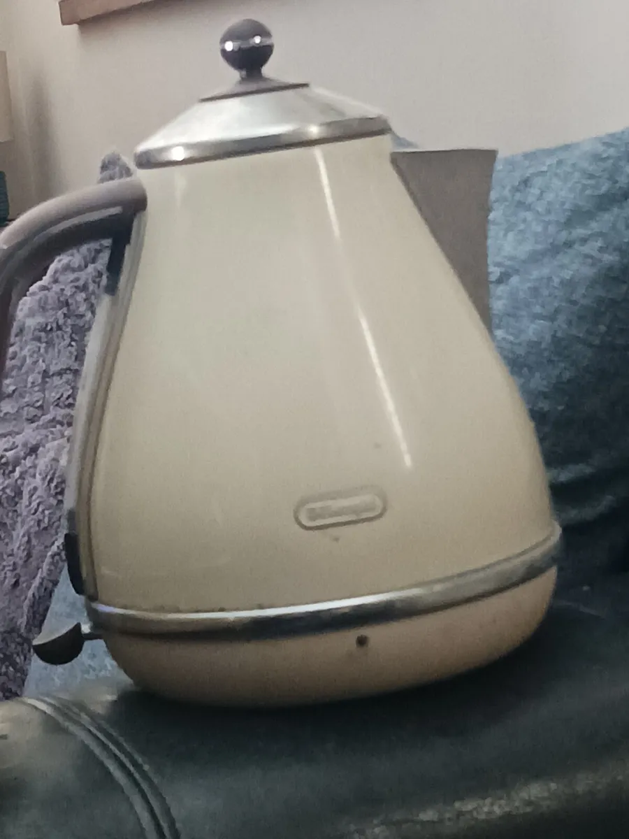 Kettle and toaster - Image 2