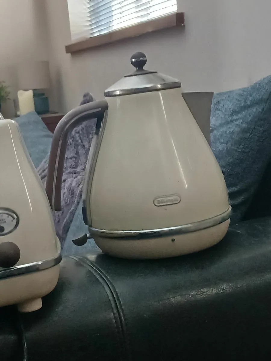 Kettle and toaster - Image 3