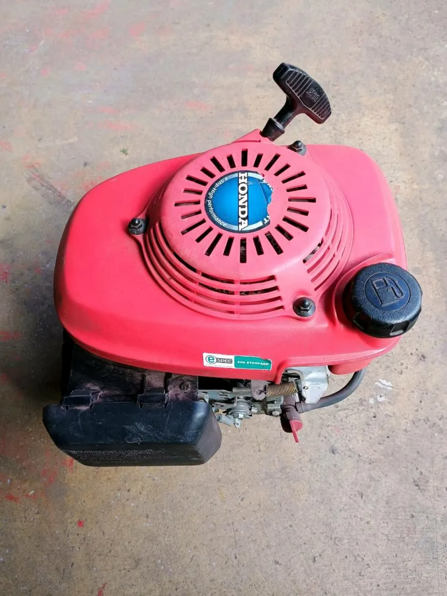 Honda lawnmower engine - Image 1