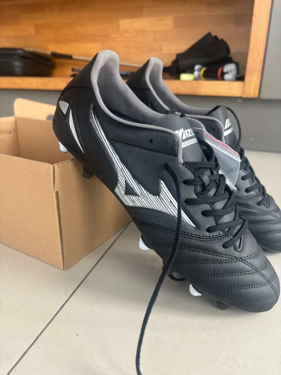 Football Boots - Image 1